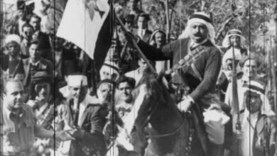 الرئيسان بشارة الخوري ورياض الصلح خلال إتفاق الميثاق الوطني 1943 في بيروت